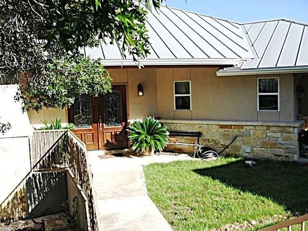 2552 Connie DR , Canyon Lake, TX 78133