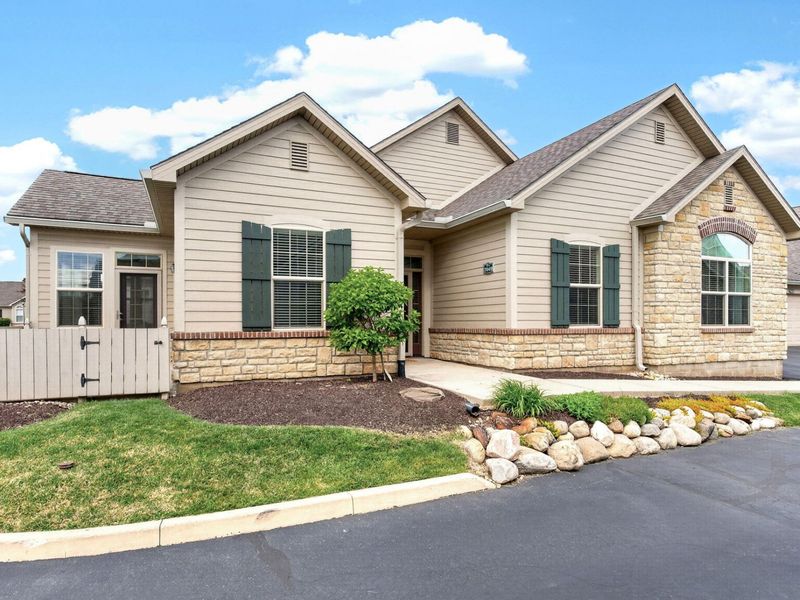 7049 Creekside Circle, Fairborn, OH 45324 Photo 1