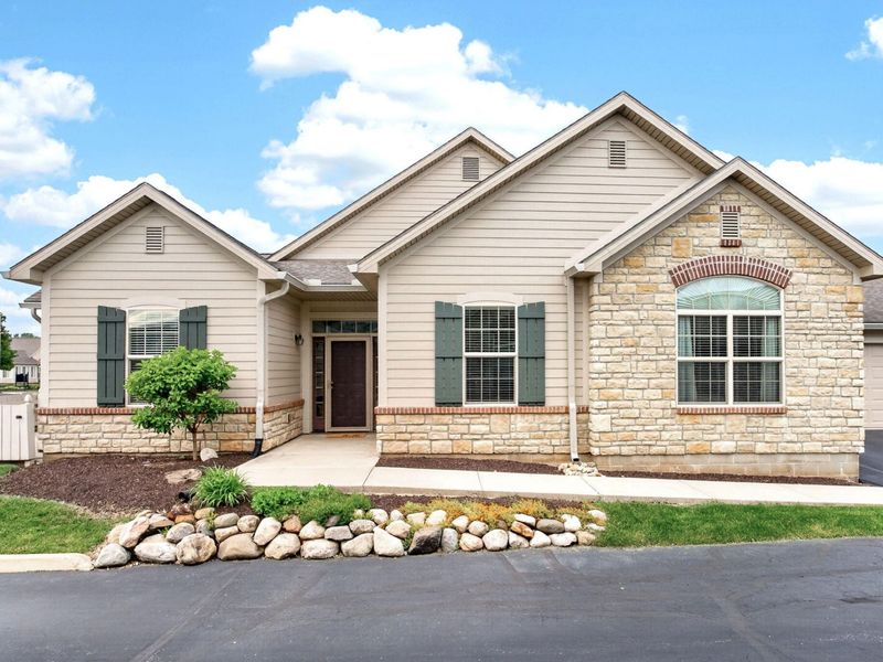 7049 Creekside Circle, Fairborn, OH 45324 Photo 3