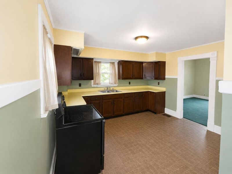 520 E Sandusky Avenue, Bellefontaine, OH 43311 Photo 6
