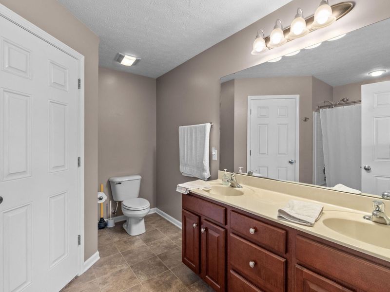 665 King Richard Court, Troy, OH 45373 Photo 24