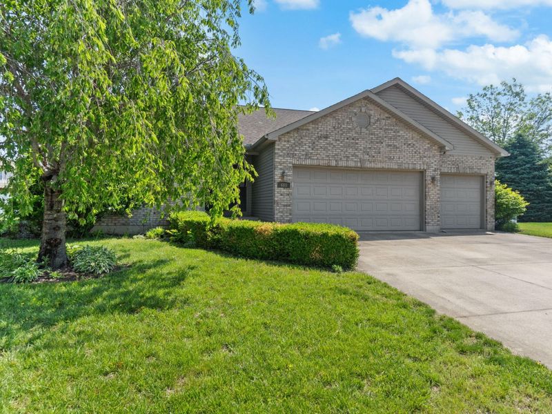 665 King Richard Court, Troy, OH 45373 Photo 3