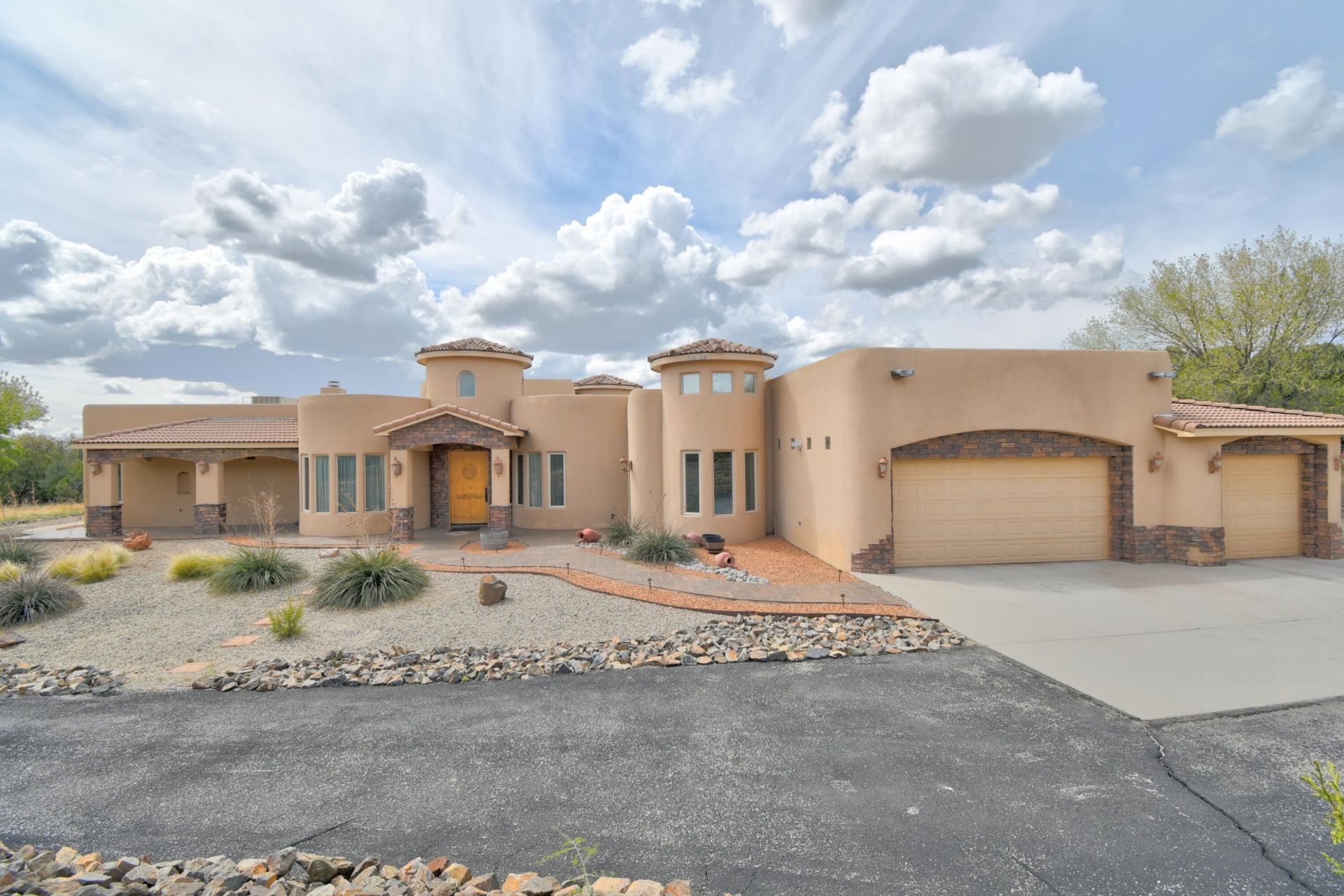 24 Naomi Drive , Tijeras, NM 87059 Main Photo