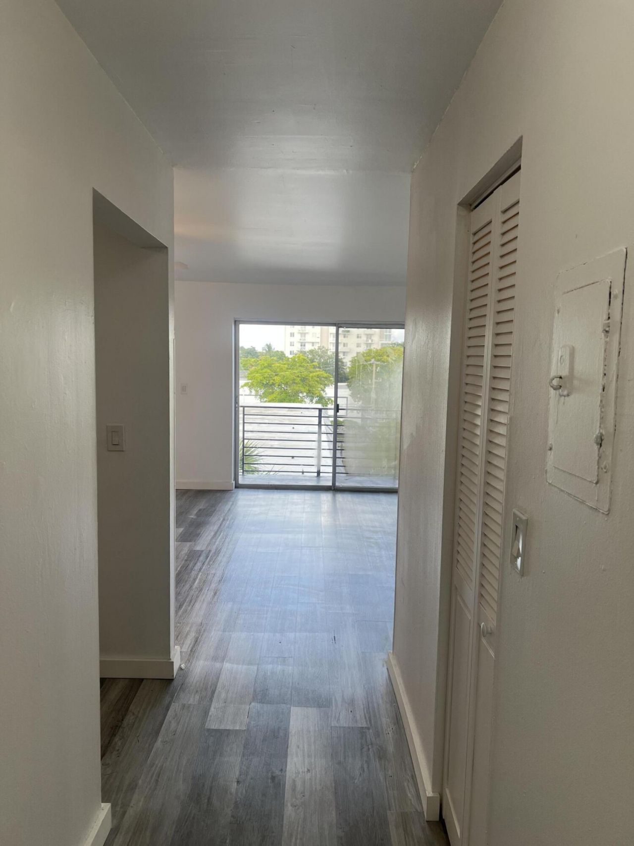 365 NE 125th Street, Unit 405, North Miami, FL 33161 Photo