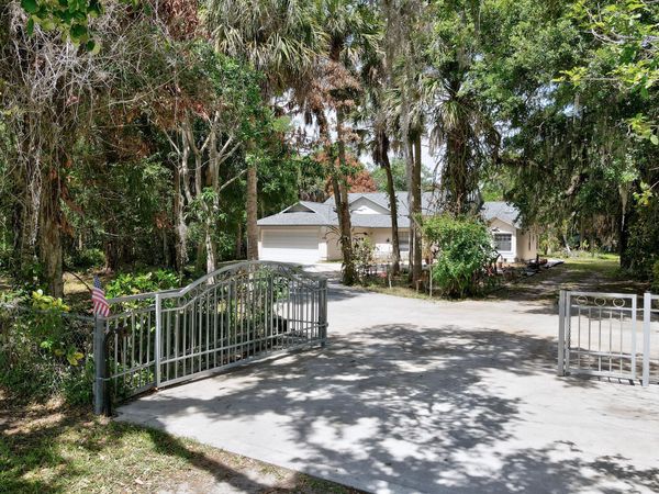 6930 41st Street, Vero Beach, FL 32967