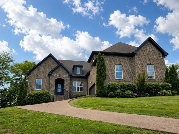 1038 Island Brook Dr , Hendersonville, TN 37075