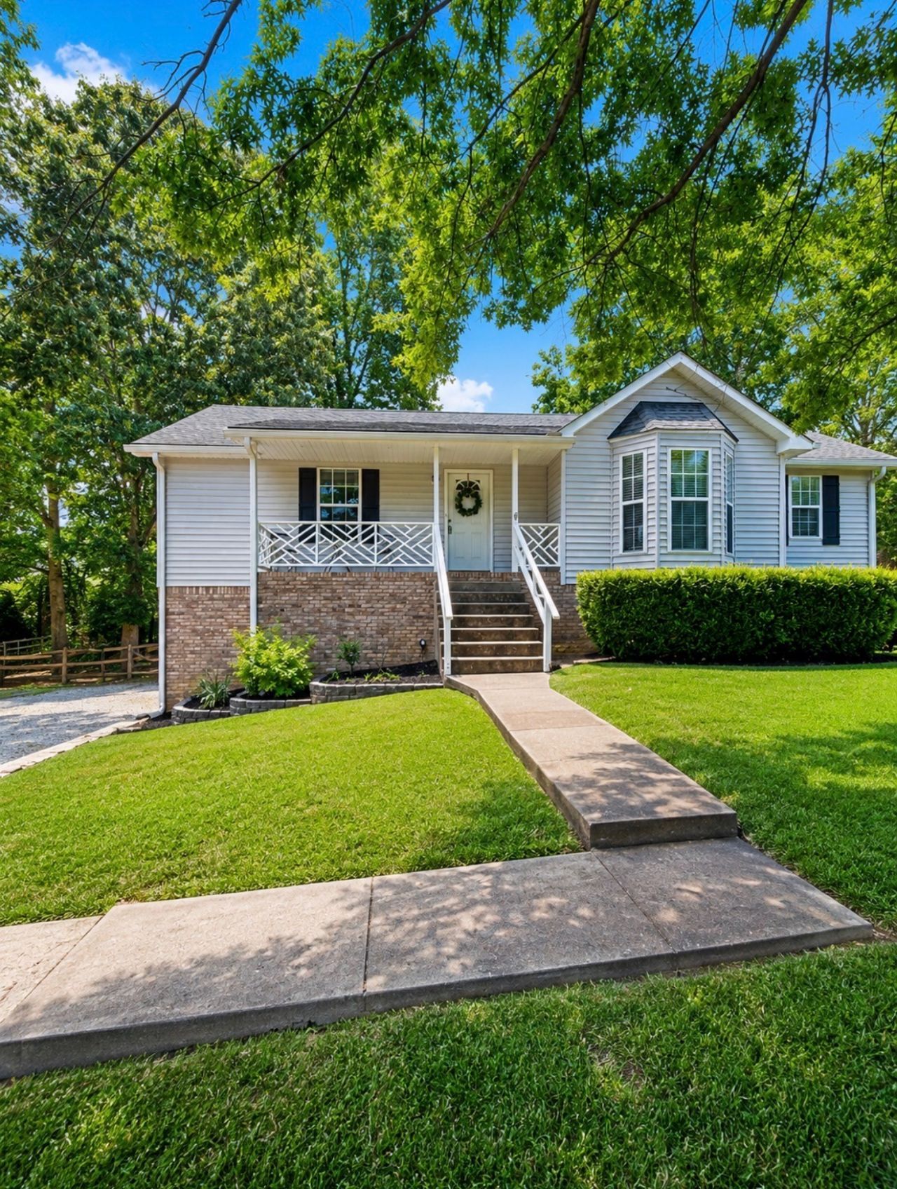 2939 Charlie Sleigh Rd , Woodlawn, TN 37191 Main Photo