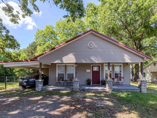 103 E Rock Street, Morrilton, AR 72110