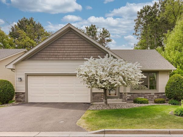 1003 Farrell Street S, Maplewood, MN 55119