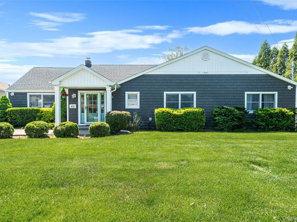 418 Bay 6th Street , West Islip, NY 11795