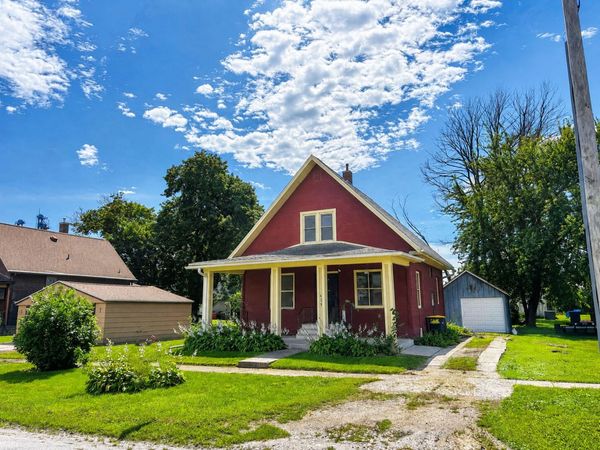 439 Des Moines Avenue, Ellsworth, IA 50075