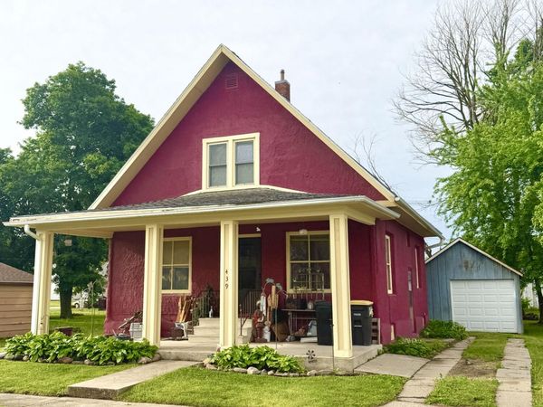 439 Des Moines Avenue, Ellsworth, IA 50075