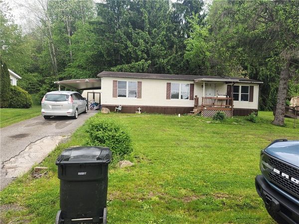 11 Pine Ct , Beaver Falls, PA 15010