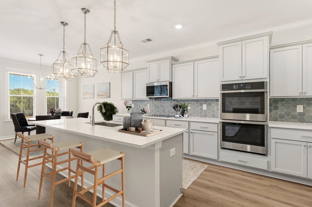 6188 Zoe Way  Photo 2