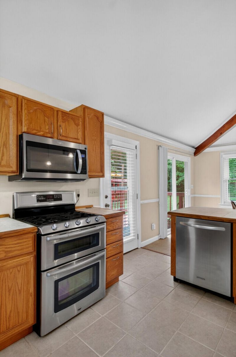 1105 County Line Road Photo 14