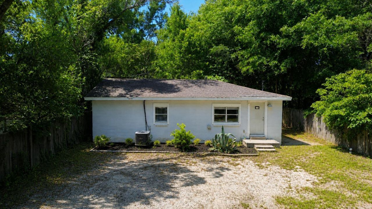 1045 Seaside Lane Photo 18