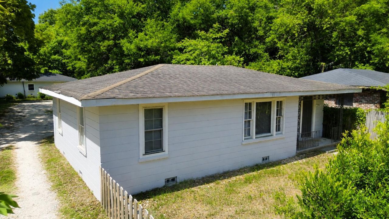1045 Seaside Lane Photo 2