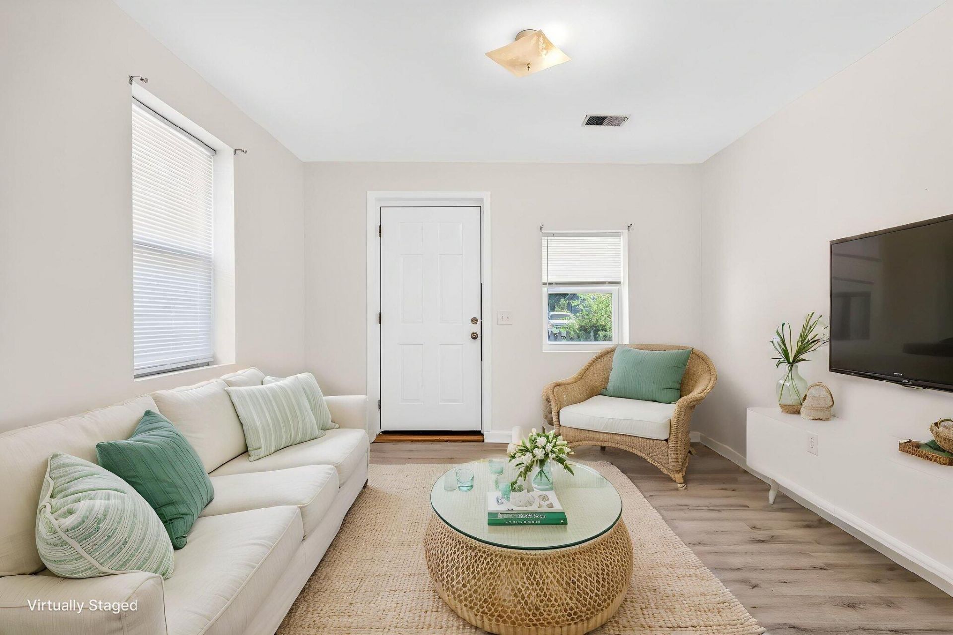 1045 Seaside Lane Photo 4