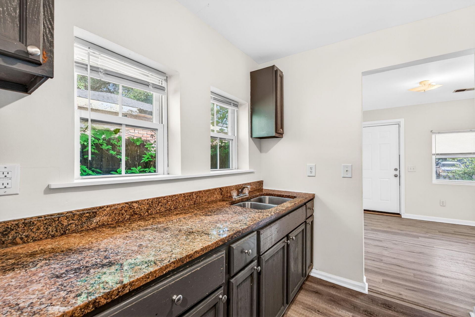 1045 Seaside Lane Photo 5