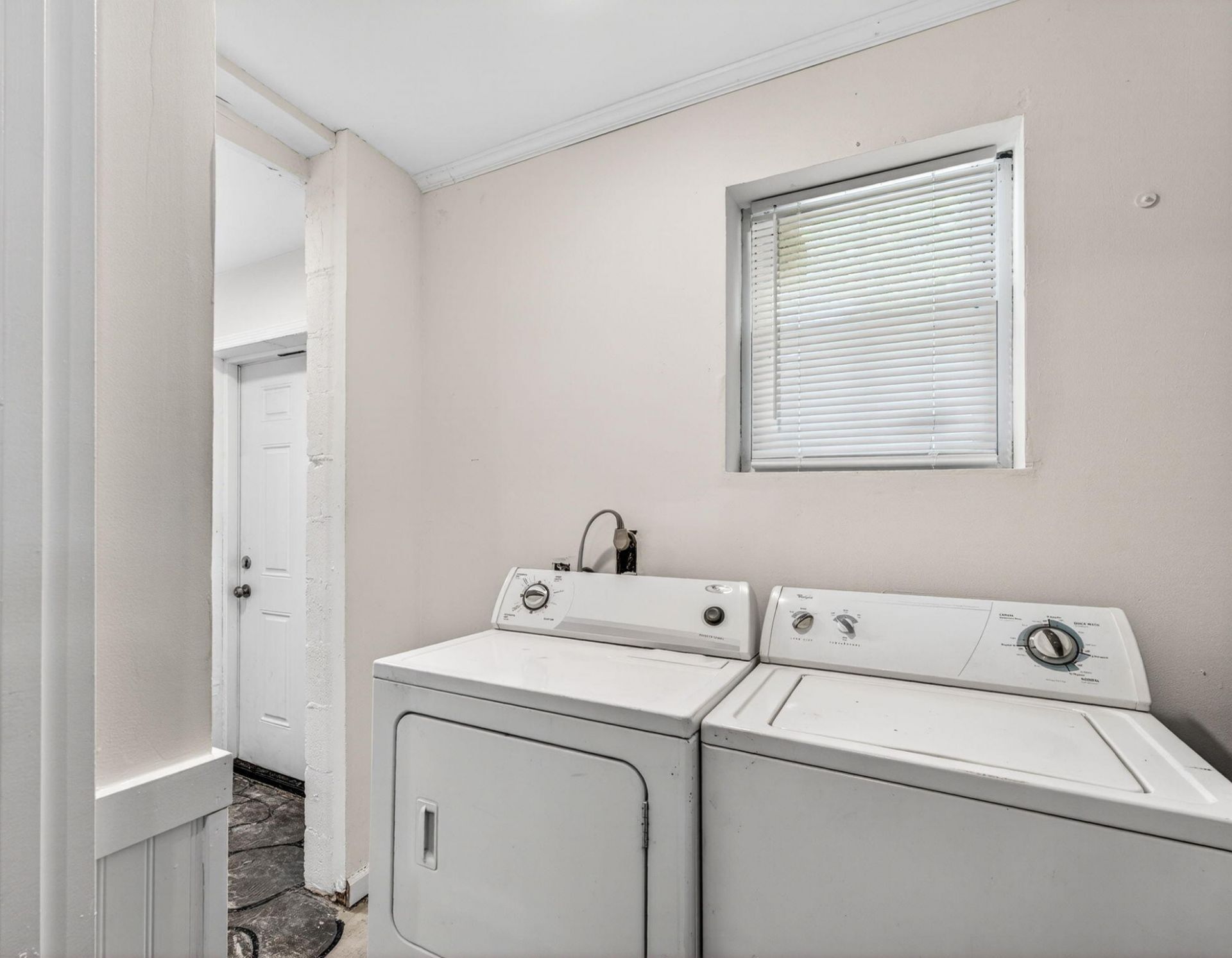 1045 Seaside Lane Photo 7