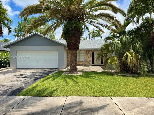 11541 SW 97th St , Miami, FL 33176
