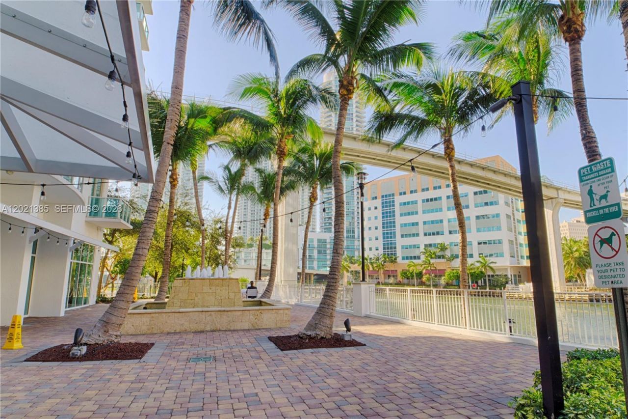 31 SE 5th St, Unit 1208, Miami, FL 33131 Photo