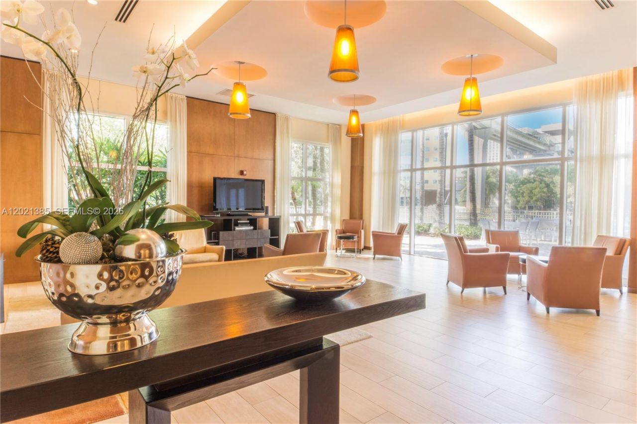 31 SE 5th St, Unit 1208, Miami, FL 33131 Photo
