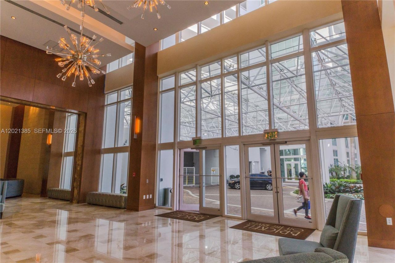 31 SE 5th St, Unit 1208, Miami, FL 33131 Photo