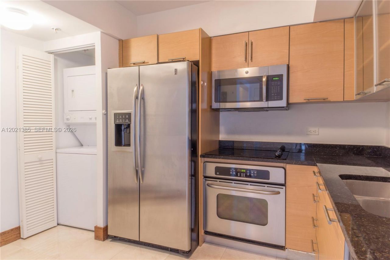 31 SE 5th St, Unit 1208, Miami, FL 33131 Photo
