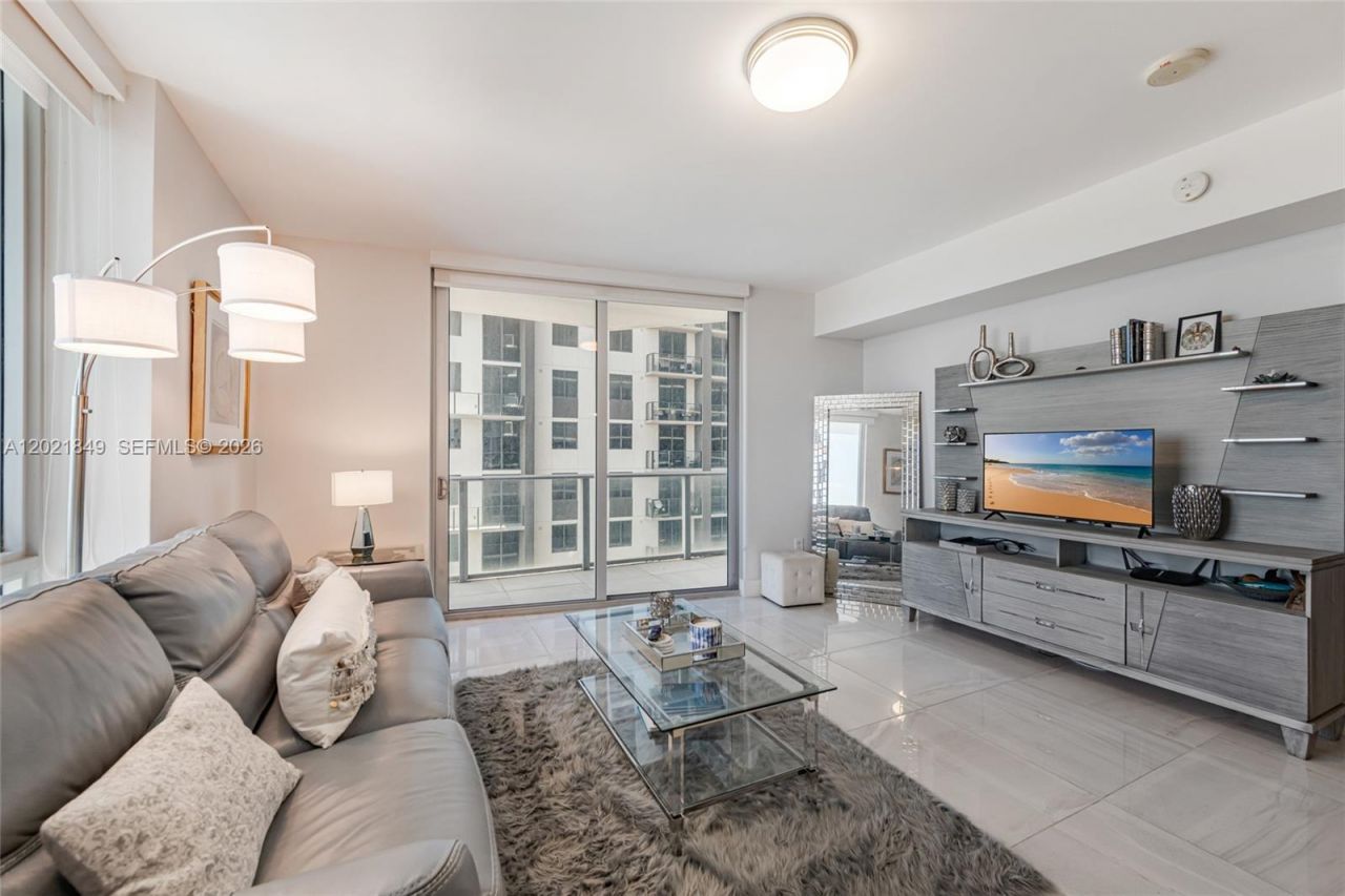 1010 SW 2nd Ave , Unit 1608, Miami, FL 33130 Photo