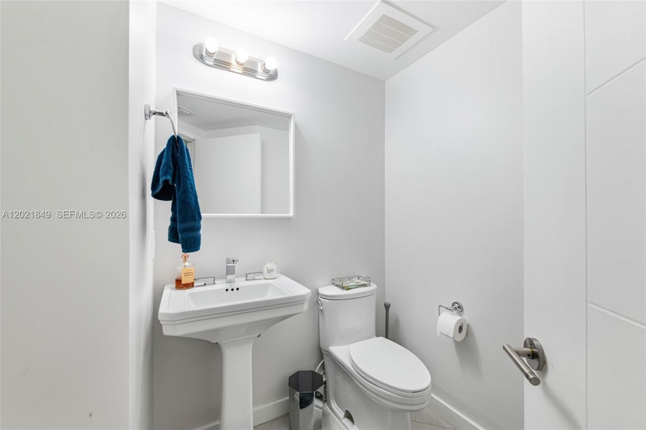 1010 SW 2nd Ave , Unit 1608, Miami, FL 33130 Photo