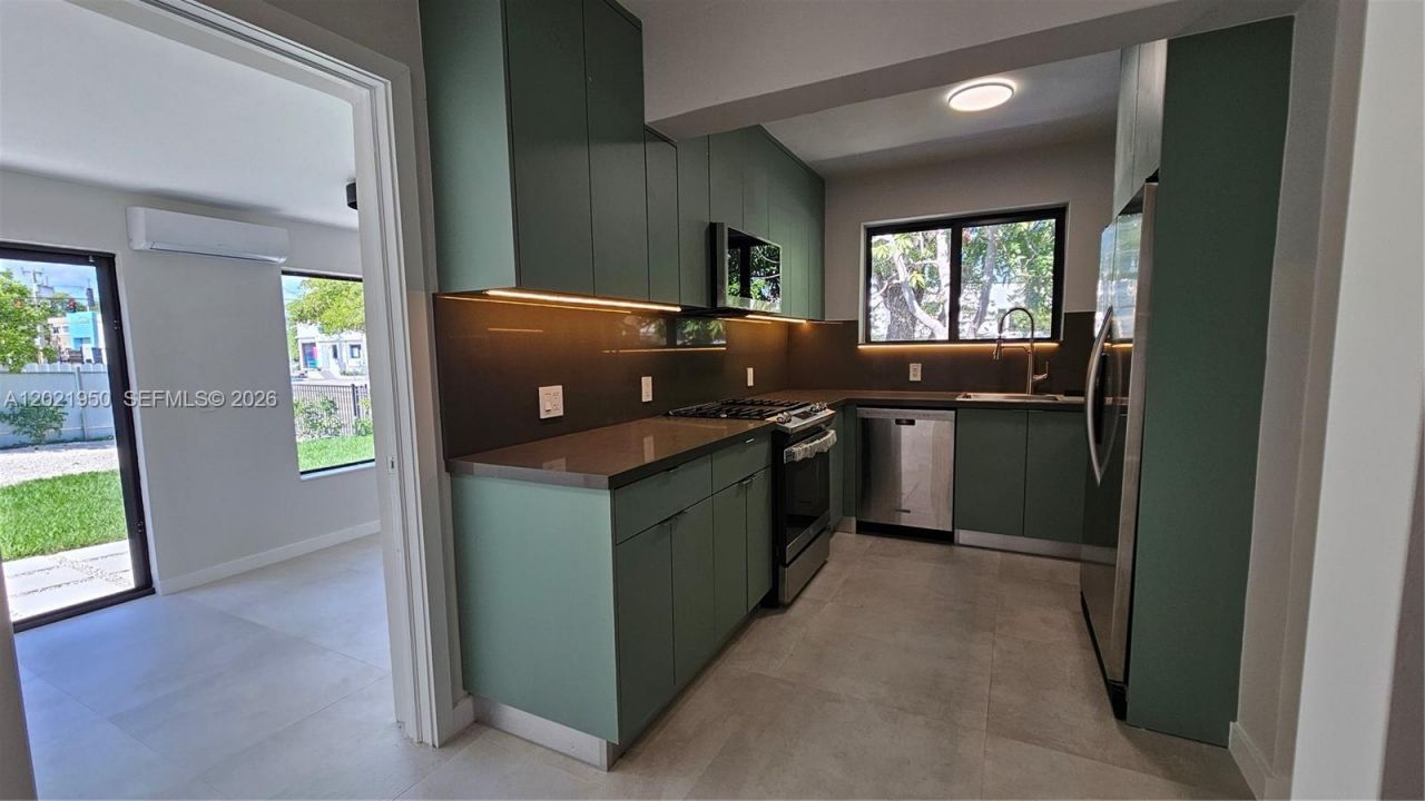 424 NE 63rd St , Miami, FL 33138 Photo