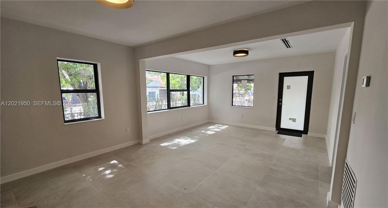 424 NE 63rd St , Miami, FL 33138 Photo