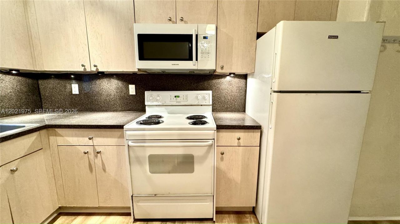 1335 Pennsylvania Ave , Unit 3, Miami Beach, FL 33139 Photo