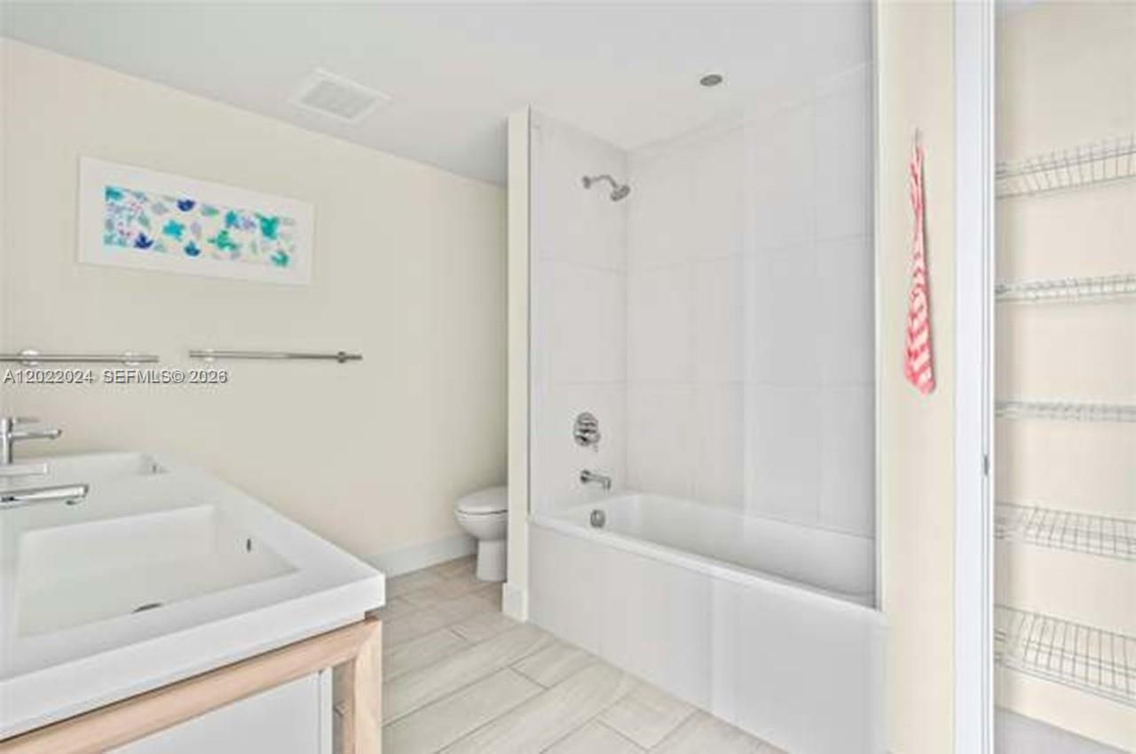 2000 Metropica Way, Unit 2202, Sunrise, FL 33323 Photo