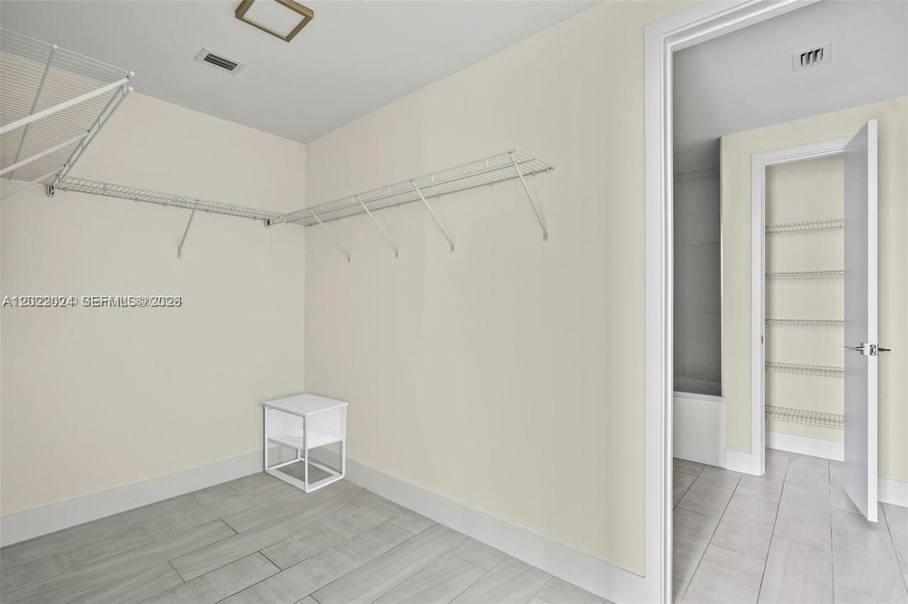 2000 Metropica Way, Unit 2202, Sunrise, FL 33323 Photo