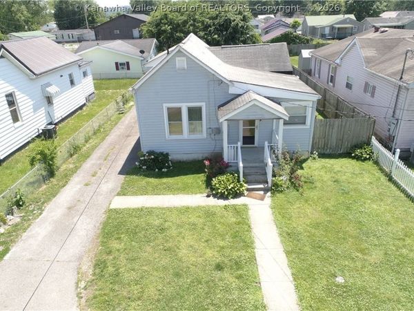 117 5th Avenue N, St Albans, WV 25177