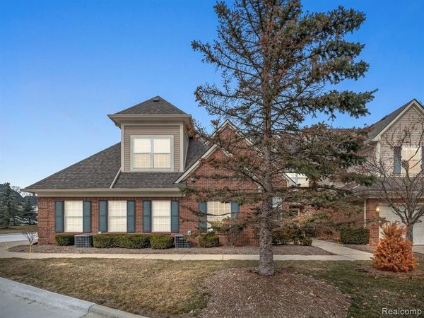 7683 AMBASSADOR Drive, Shelby Twp, MI 48316