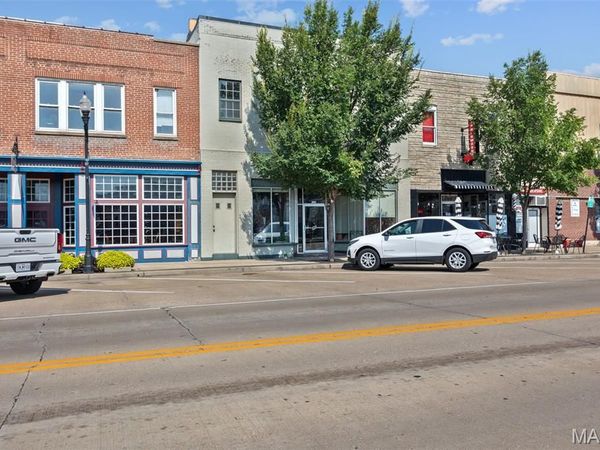 120 N Main Street , De Soto, MO 63020