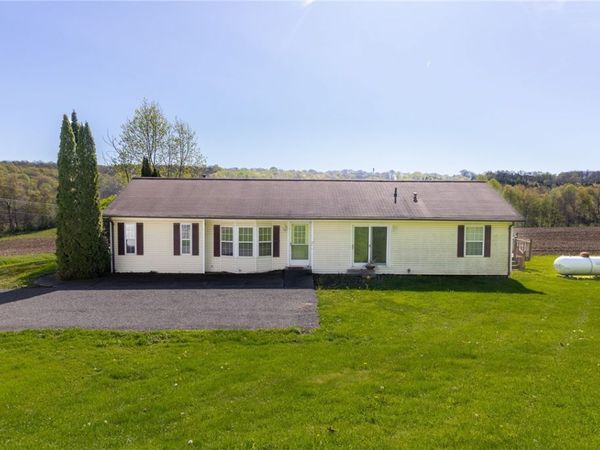 384 Old Sharon Road , Mercer, PA 16137
