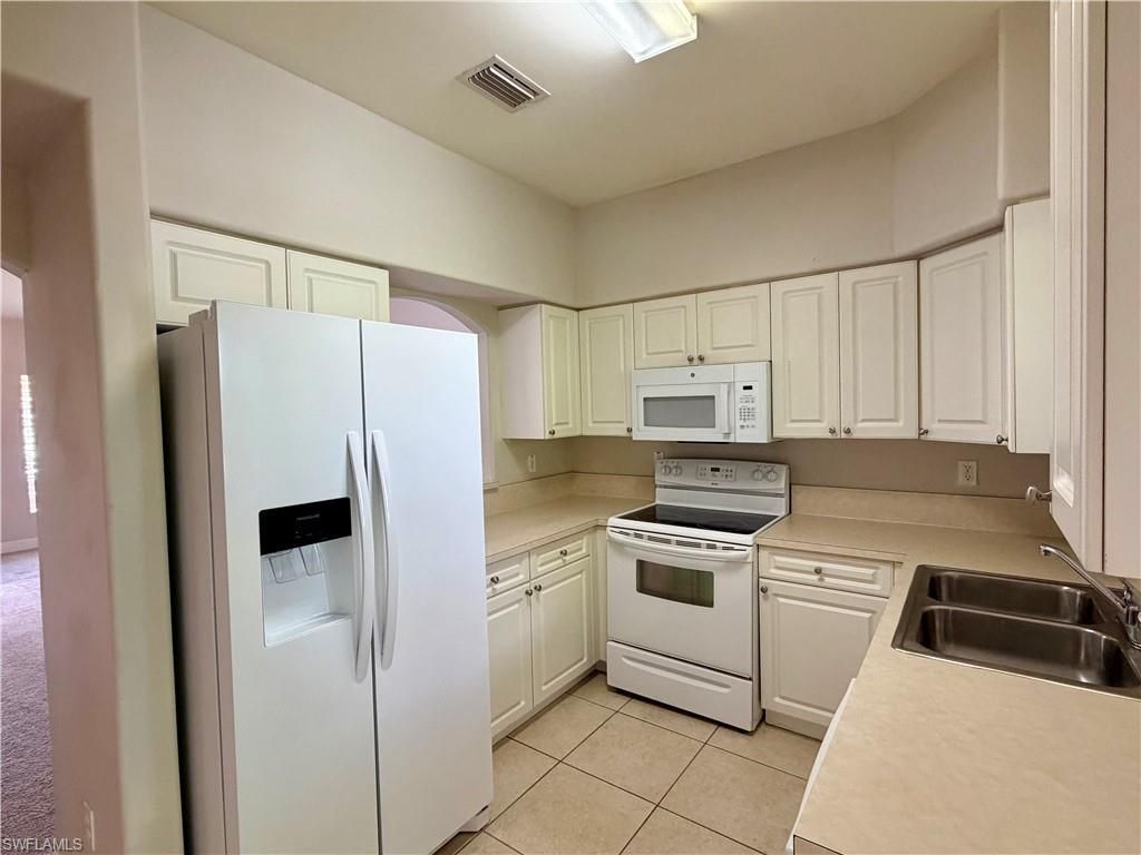 4110 Castilla Cir , Unit 202, Fort Myers, FL 33916 Photo