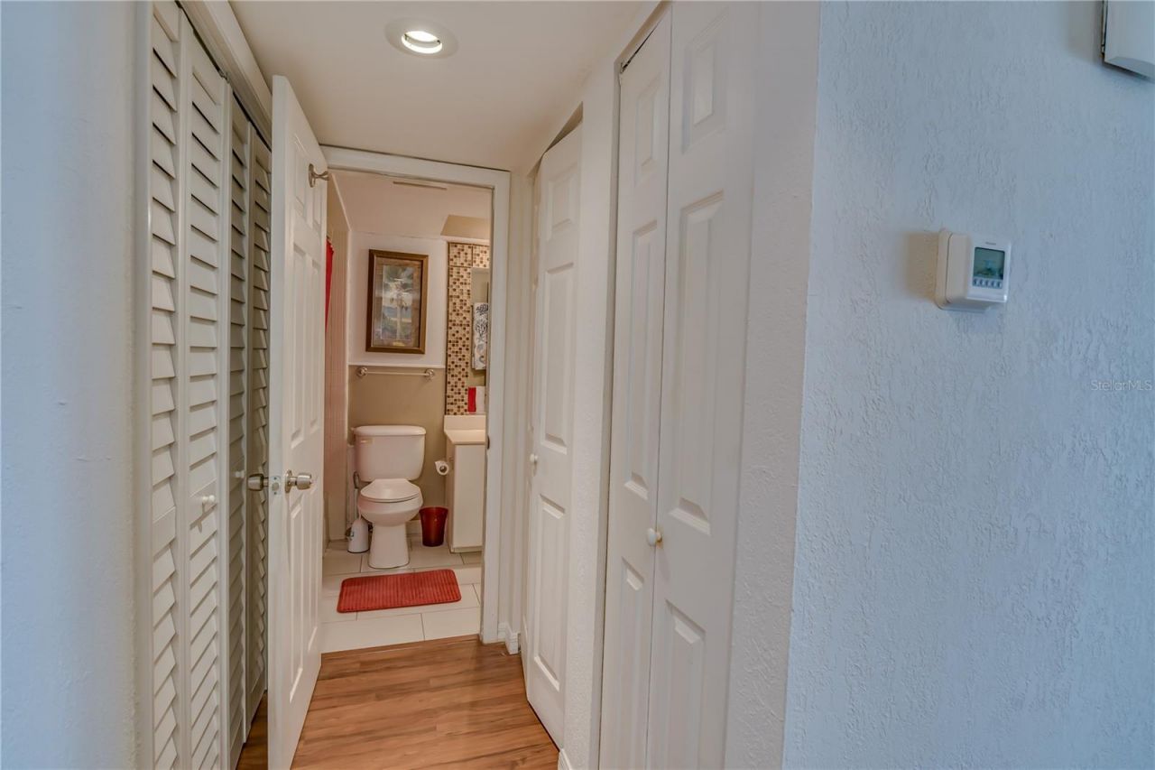 4900 Brittany Drive S, Unit 910, Saint Petersburg, FL 33715 Photo