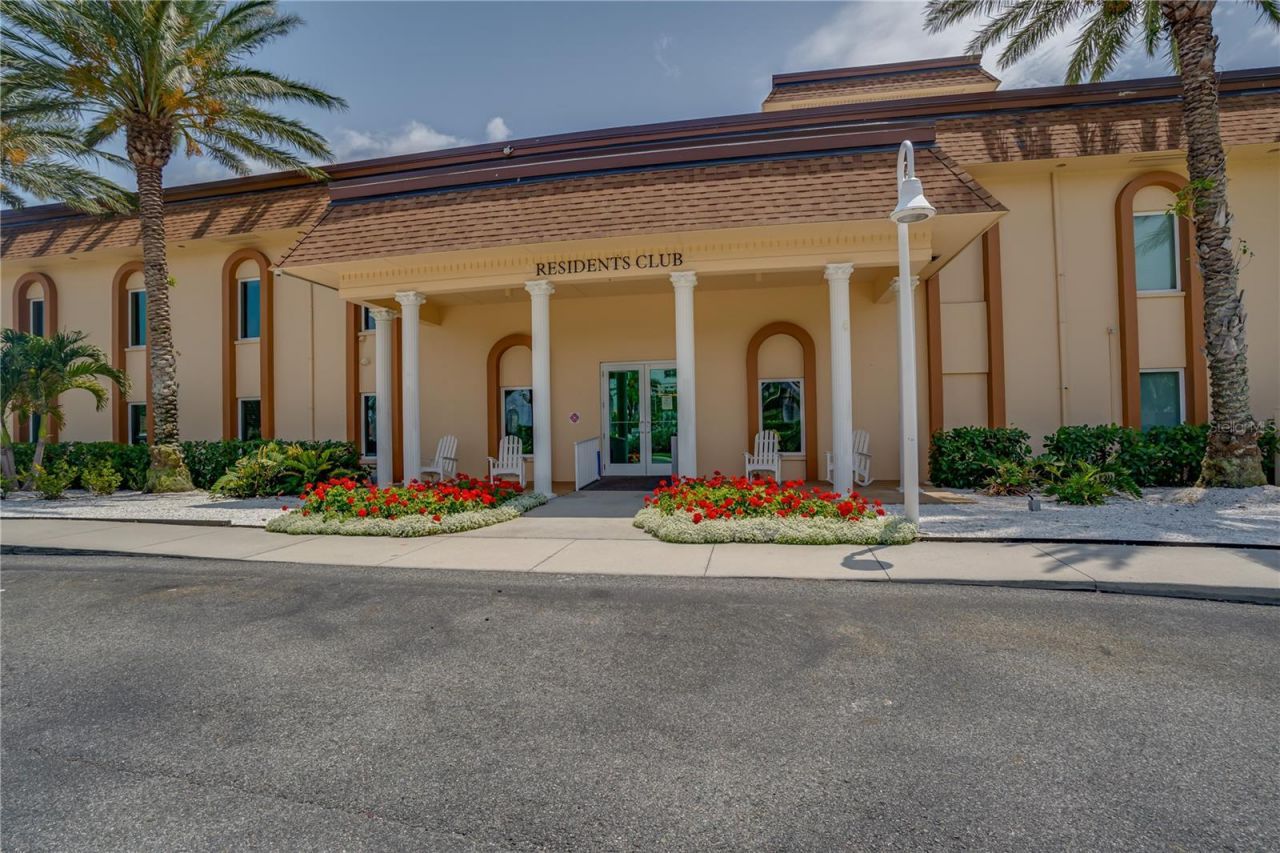 4900 Brittany Drive S, Unit 910, Saint Petersburg, FL 33715 Photo