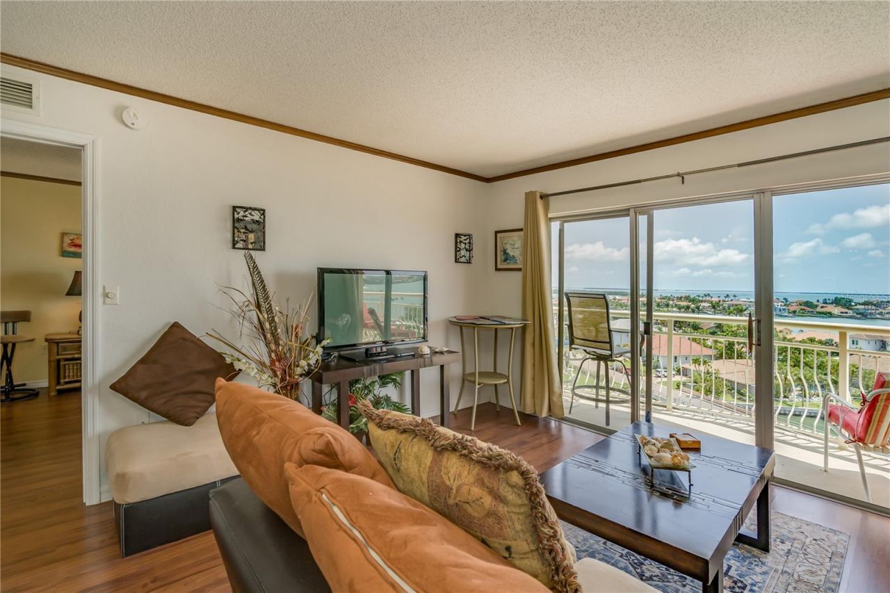 4900 Brittany Drive S, Unit 910, Saint Petersburg, FL 33715 Photo