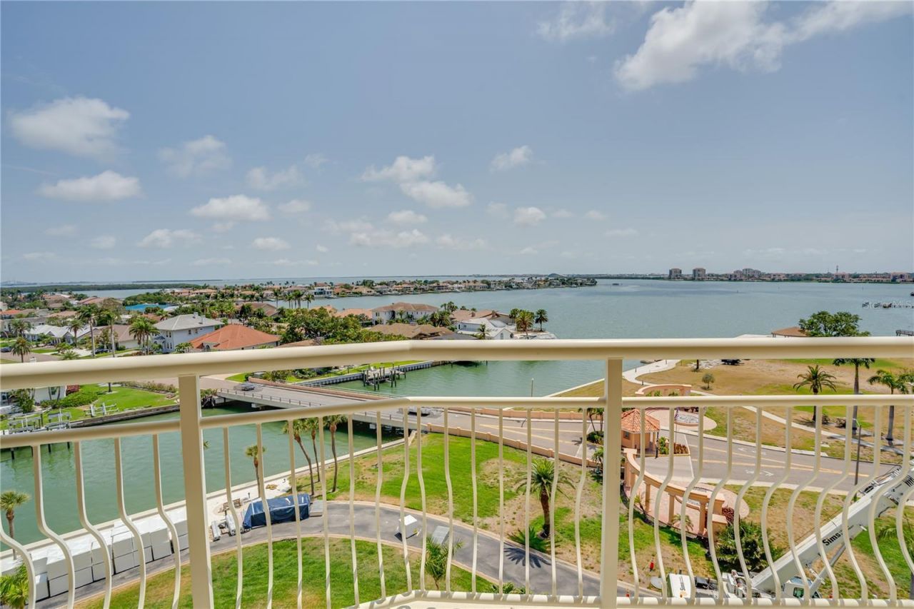 4900 Brittany Drive S, Unit 910, Saint Petersburg, FL 33715 Photo