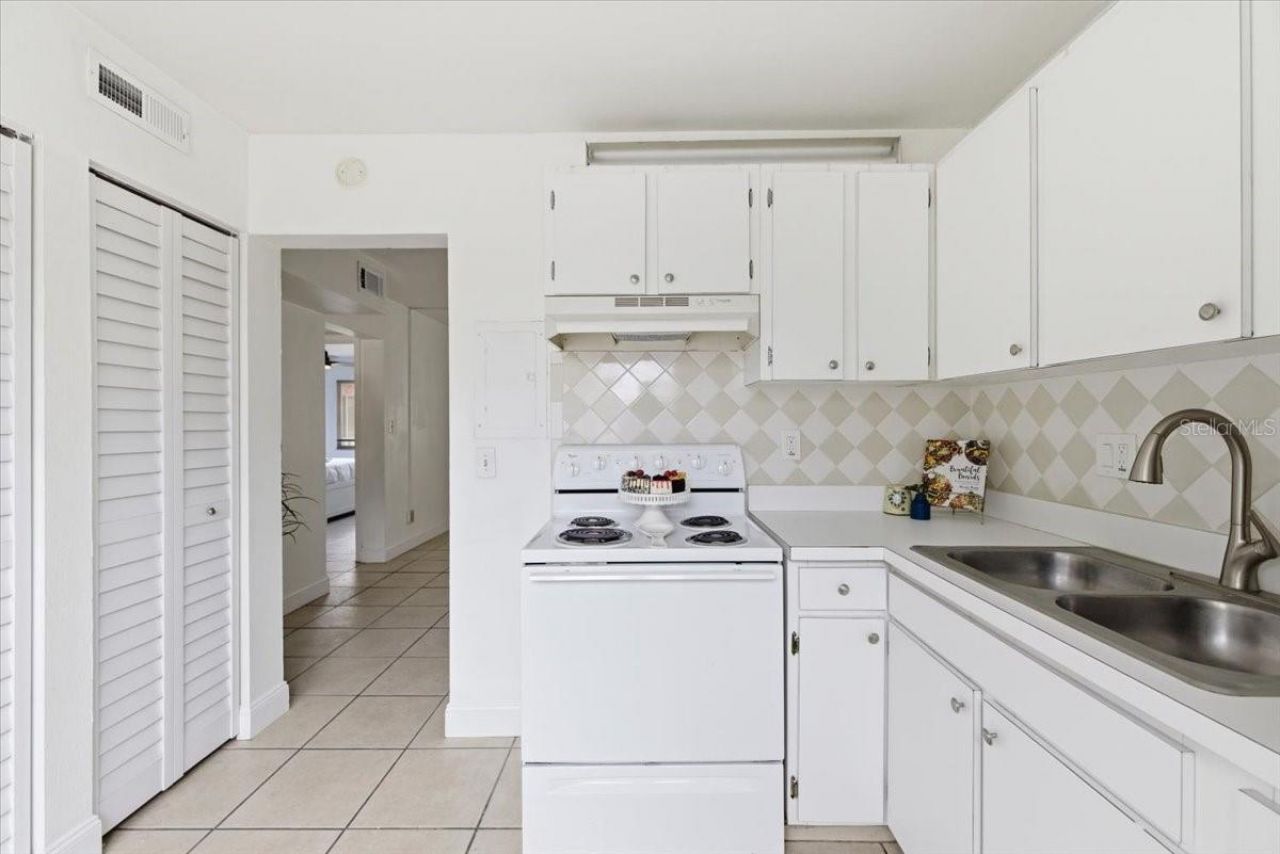 6700 1st Avenue S, Unit 211, Saint Petersburg, FL 33707 Photo