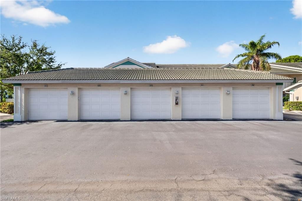4910 Cougar Ct N, Unit 1-103, Naples, FL 34109 Photo