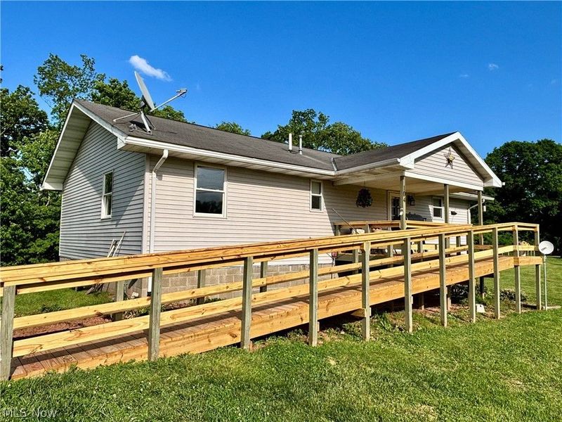 104 Woodcrest Lane , Marietta, OH 45750 Photo 2