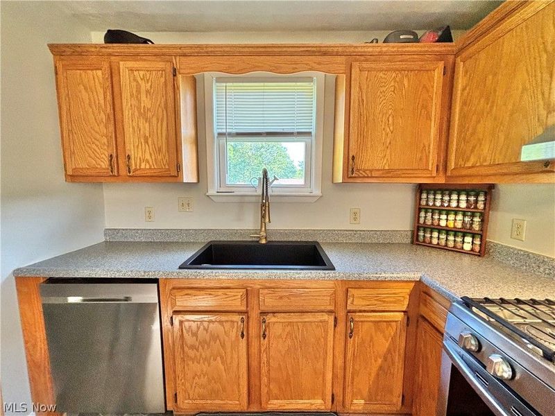 104 Woodcrest Lane , Marietta, OH 45750 Photo 8
