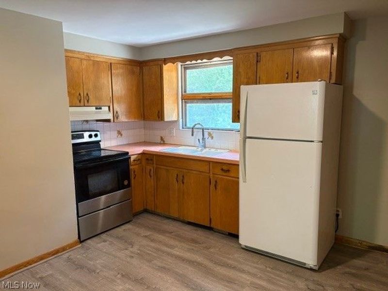 12900 Sunset Circle NW, Uniontown, OH 44685 Photo 5